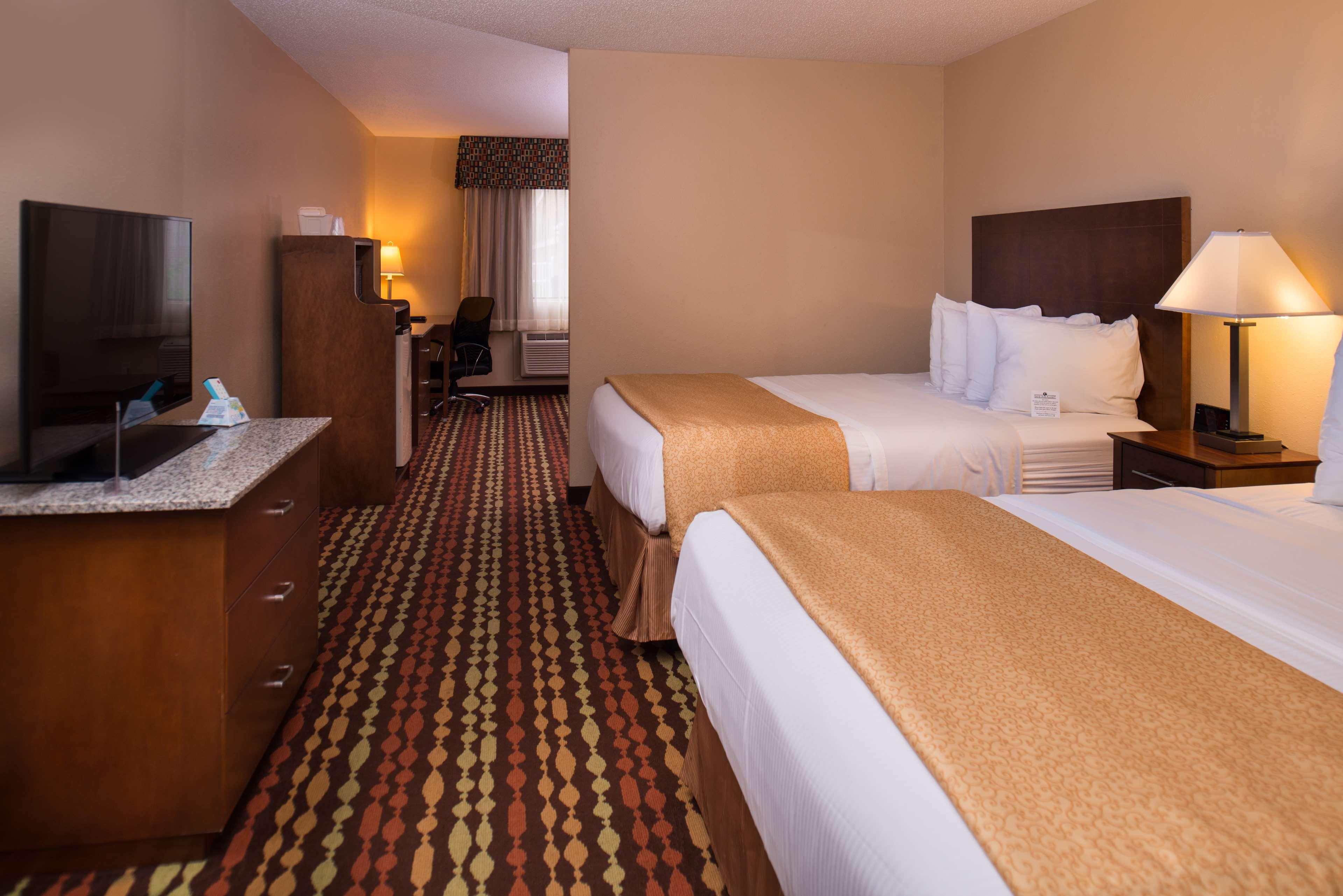 Best Western Ambassador Inn & Suites Wisconsin Dells Exteriör bild