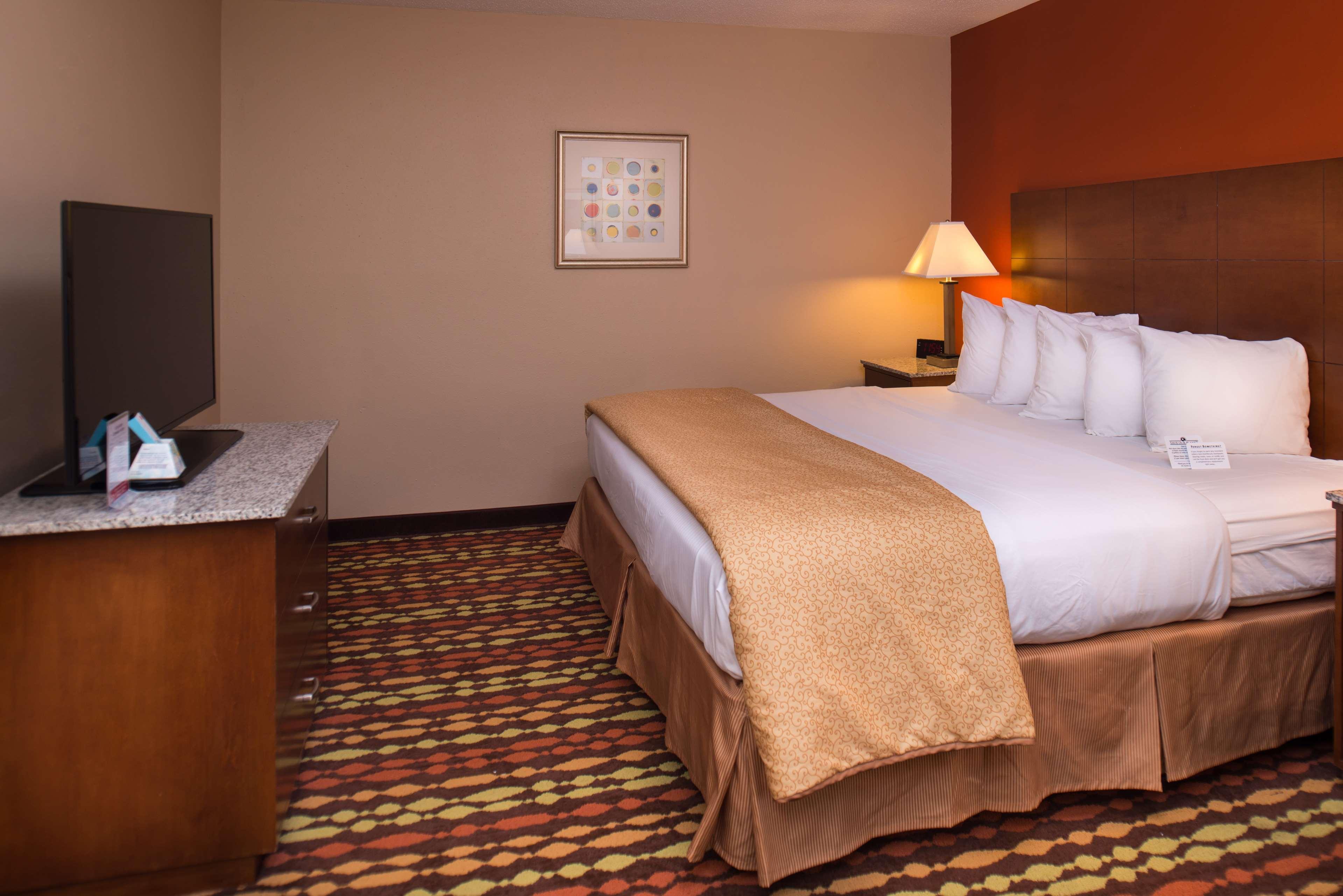 Best Western Ambassador Inn & Suites Wisconsin Dells Exteriör bild