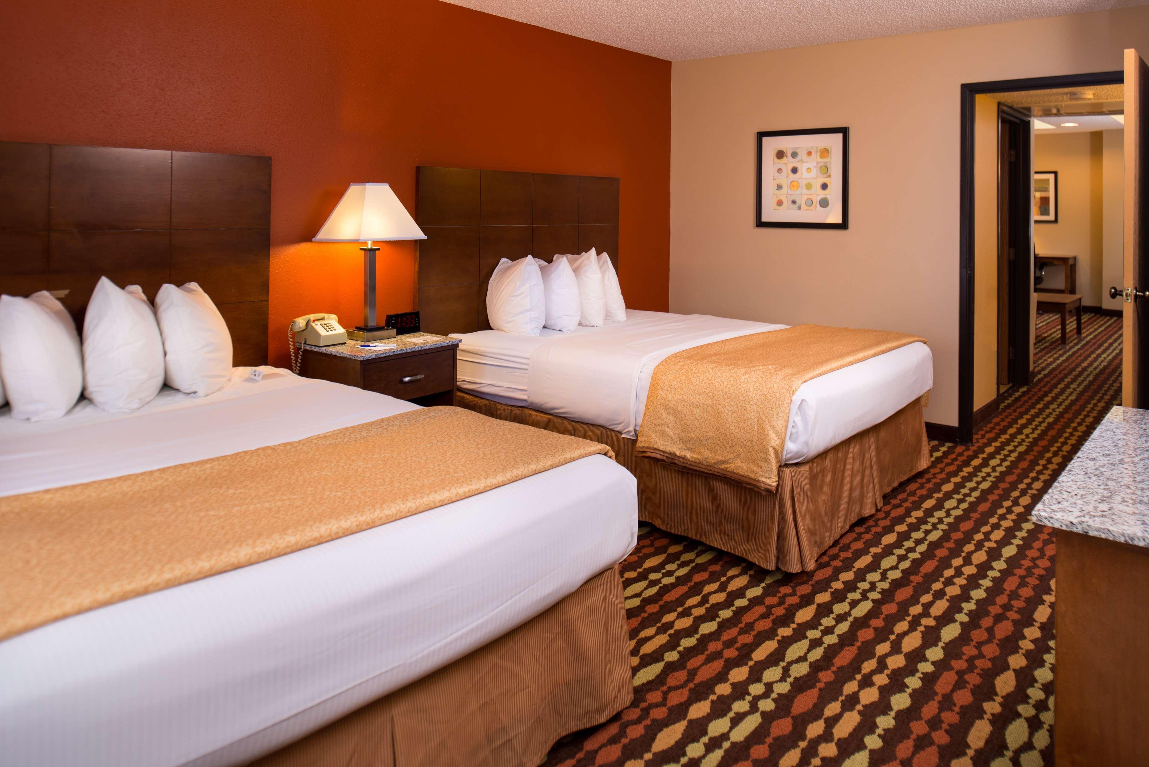 Best Western Ambassador Inn & Suites Wisconsin Dells Exteriör bild