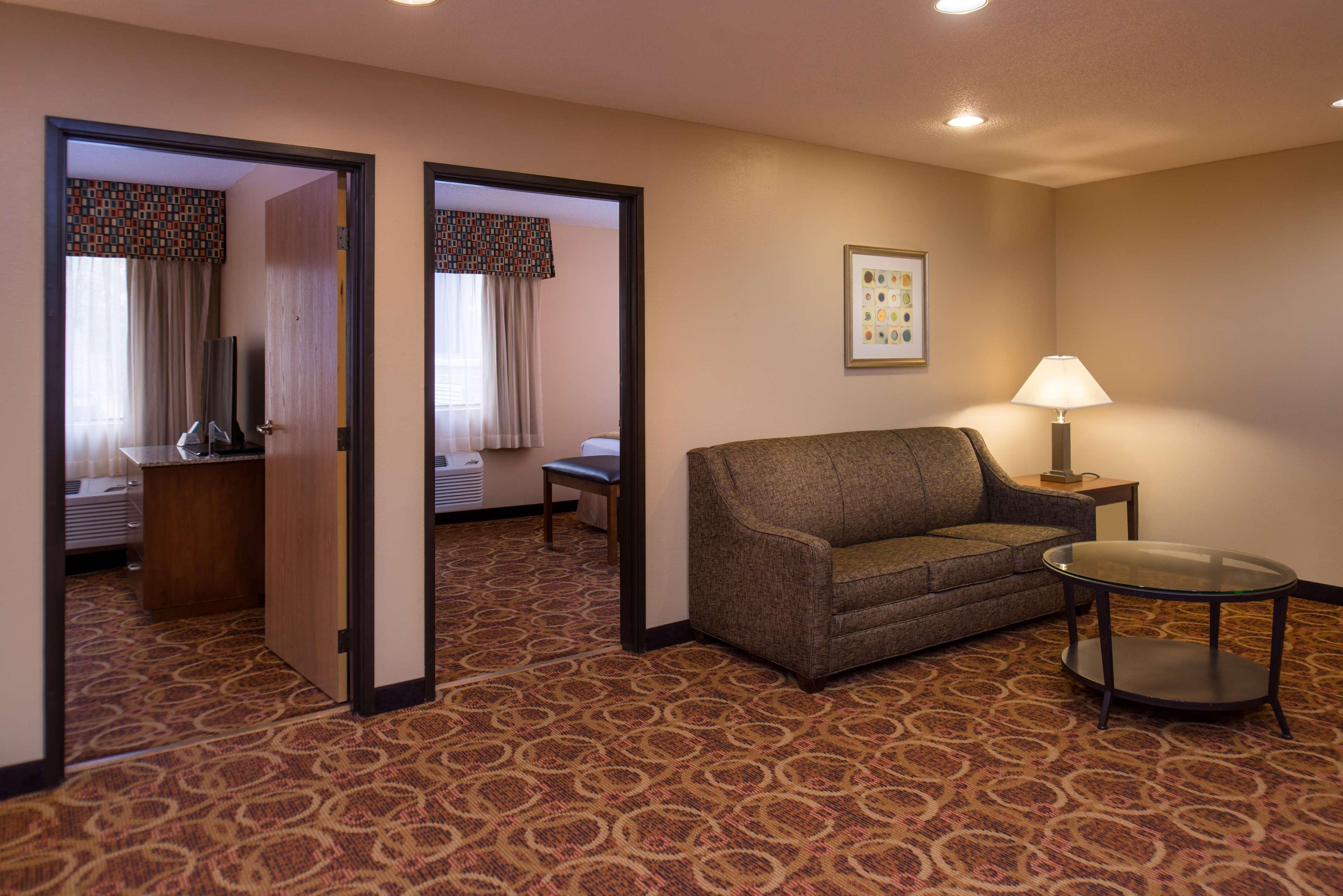 Best Western Ambassador Inn & Suites Wisconsin Dells Exteriör bild