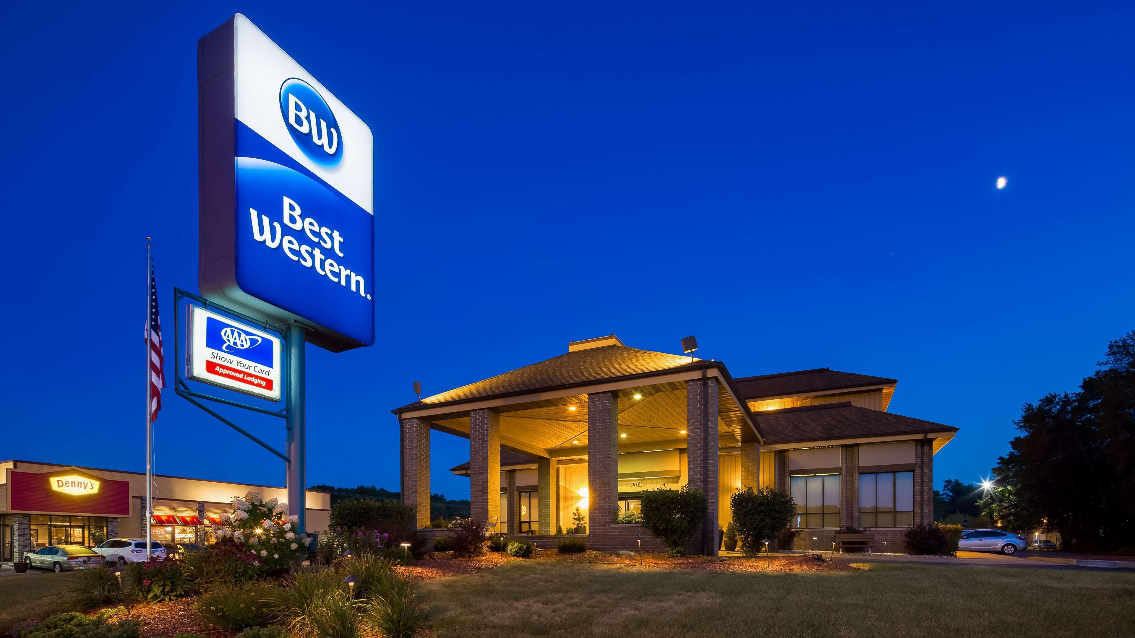 Best Western Ambassador Inn & Suites Wisconsin Dells Exteriör bild