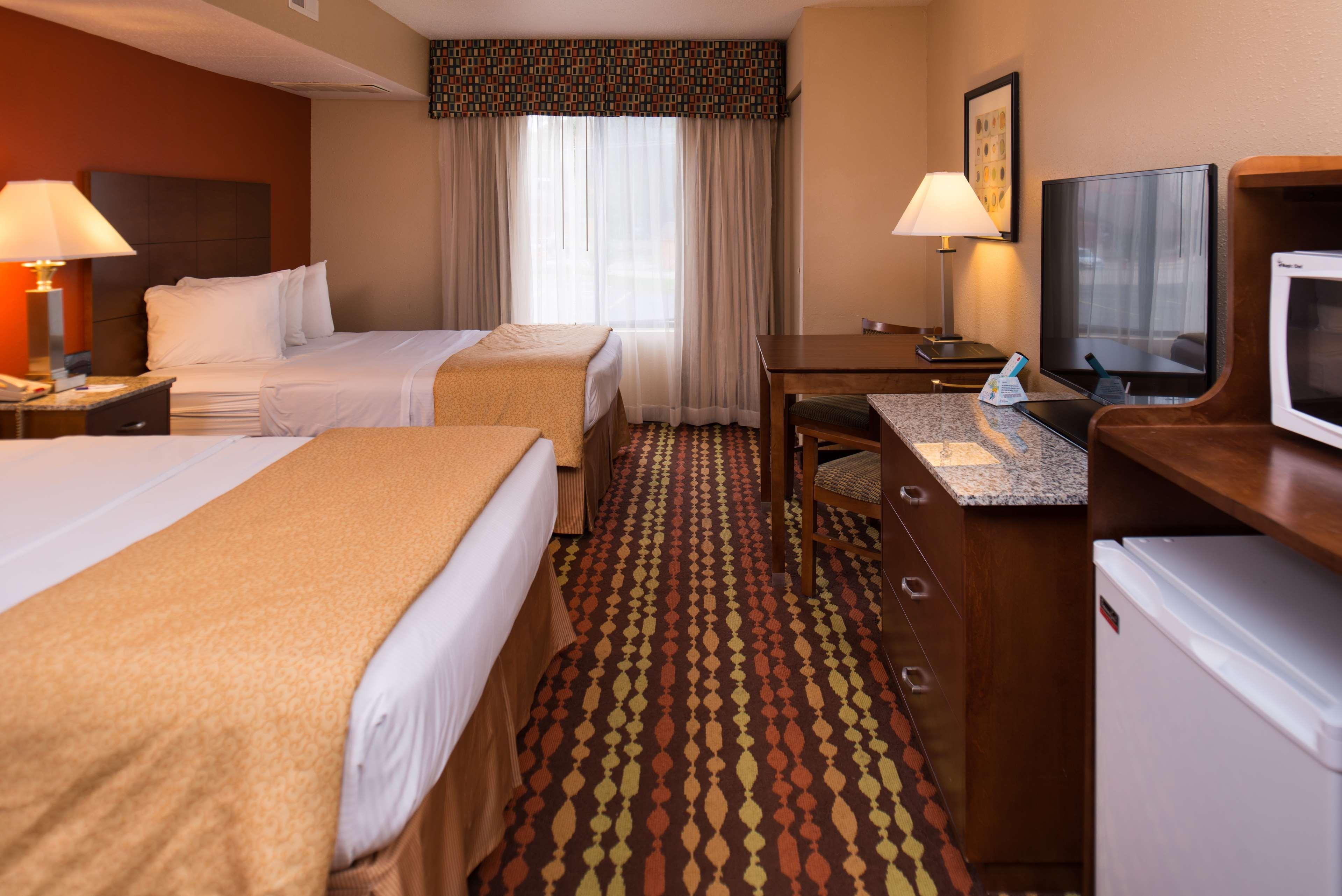 Best Western Ambassador Inn & Suites Wisconsin Dells Exteriör bild