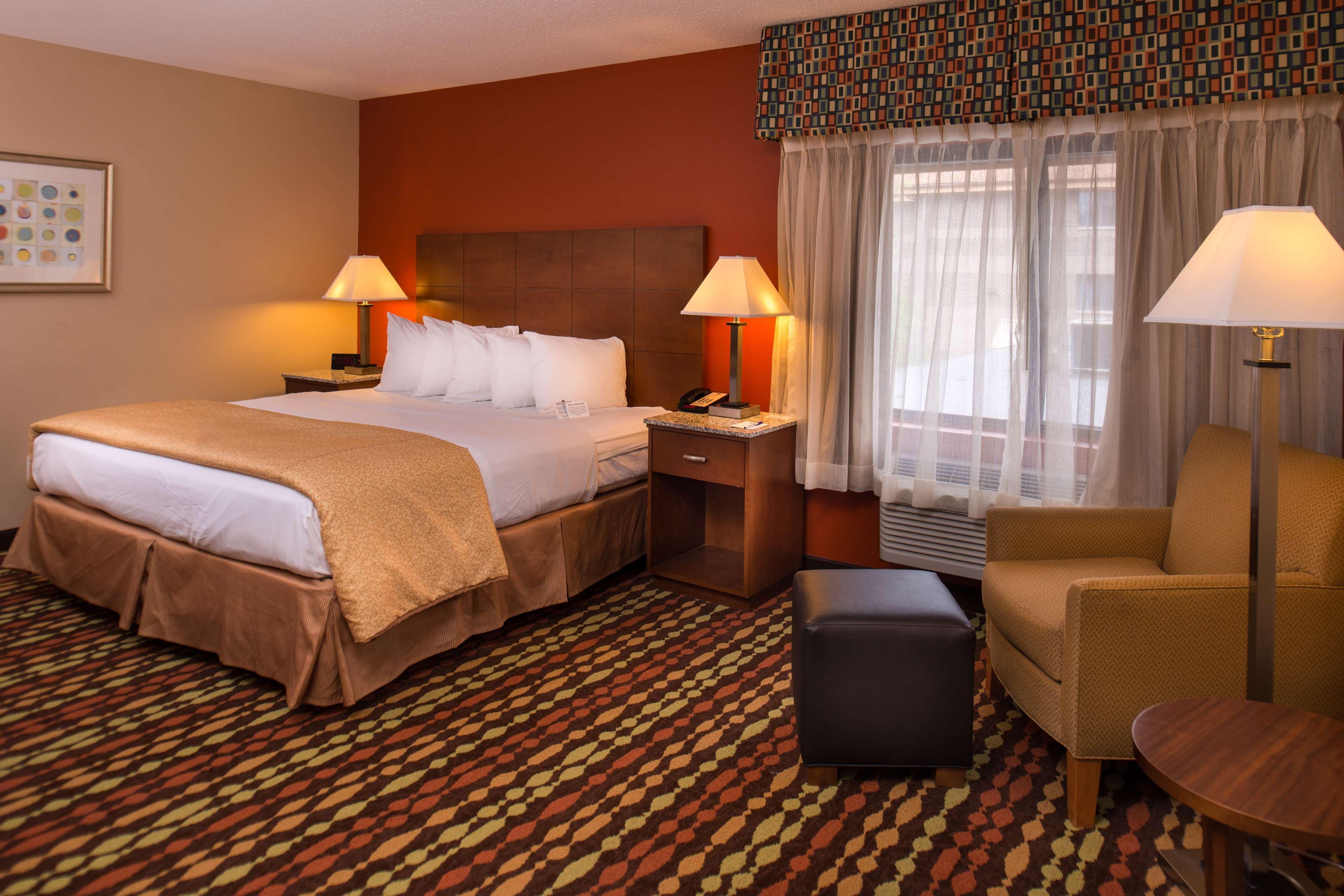 Best Western Ambassador Inn & Suites Wisconsin Dells Exteriör bild