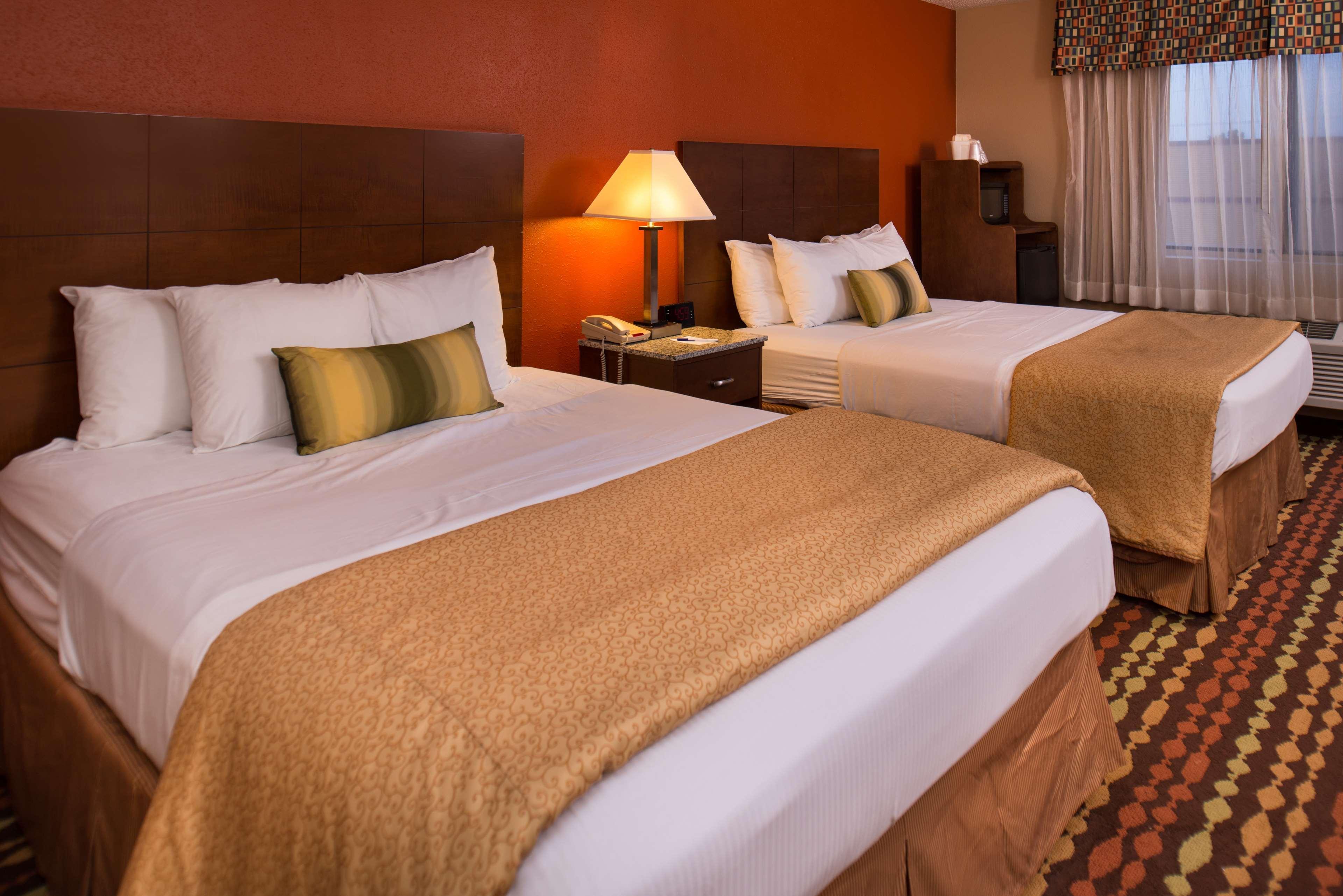 Best Western Ambassador Inn & Suites Wisconsin Dells Exteriör bild