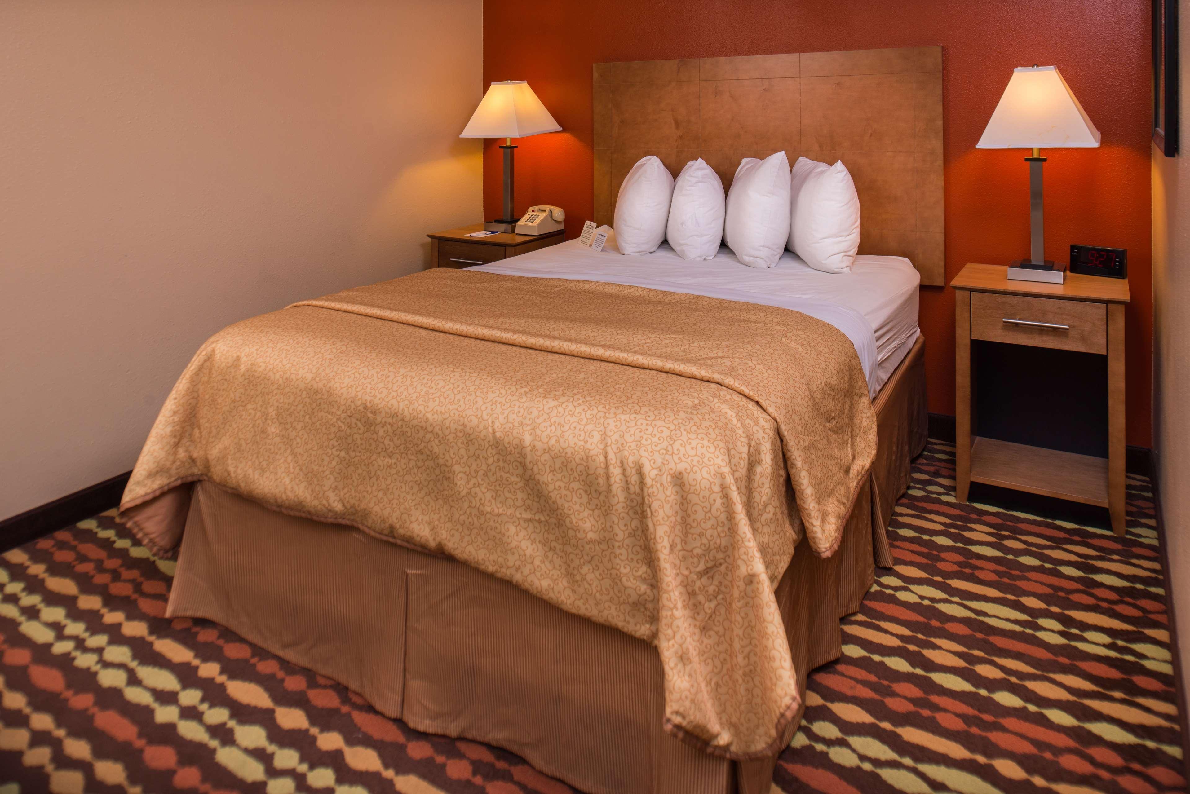 Best Western Ambassador Inn & Suites Wisconsin Dells Exteriör bild