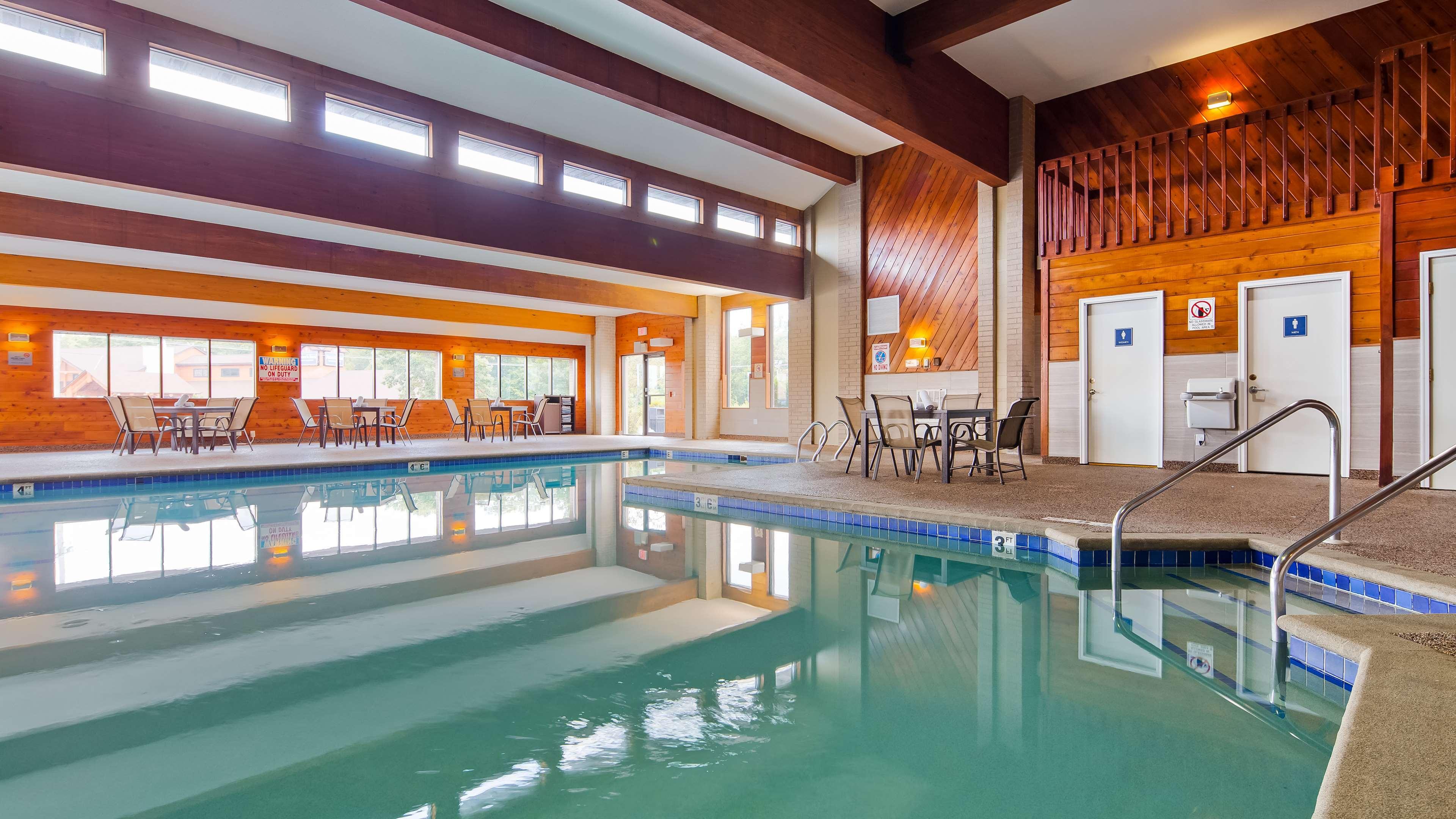 Best Western Ambassador Inn & Suites Wisconsin Dells Exteriör bild